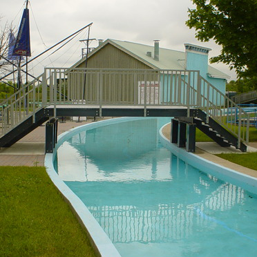 aquagrate pultruded grating, f r p grating, non-slip g r p grating, dynaform structural shapes